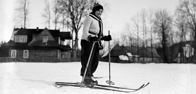 Narciarka w Zakopanem, 1932 r. Źródło: Narodowe Archiwum Cyfrowe